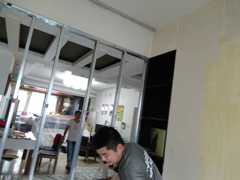 專門處理門窗問題的鄭州維修公司，鄭州維修玻璃門窗師傅電話