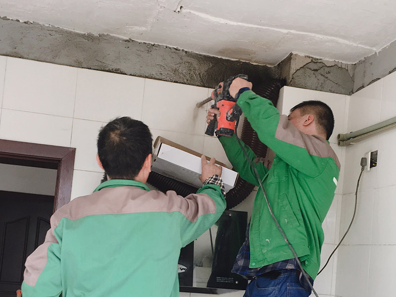 附近專業(yè)水鉆打孔電話，鉆頭卡住怎么辦，打大孔不好開鉆怎么辦