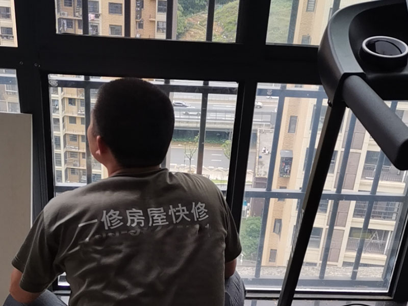 獲取紗窗電話的途徑多，選正規(guī)平臺預(yù)約紗窗維修是根本，別被騙