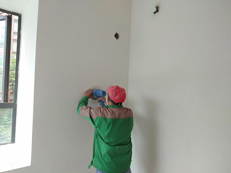 墻面破損太難看如何修補(bǔ)墻面？墻面修補(bǔ)有學(xué)問(wèn)，一起來(lái)看看