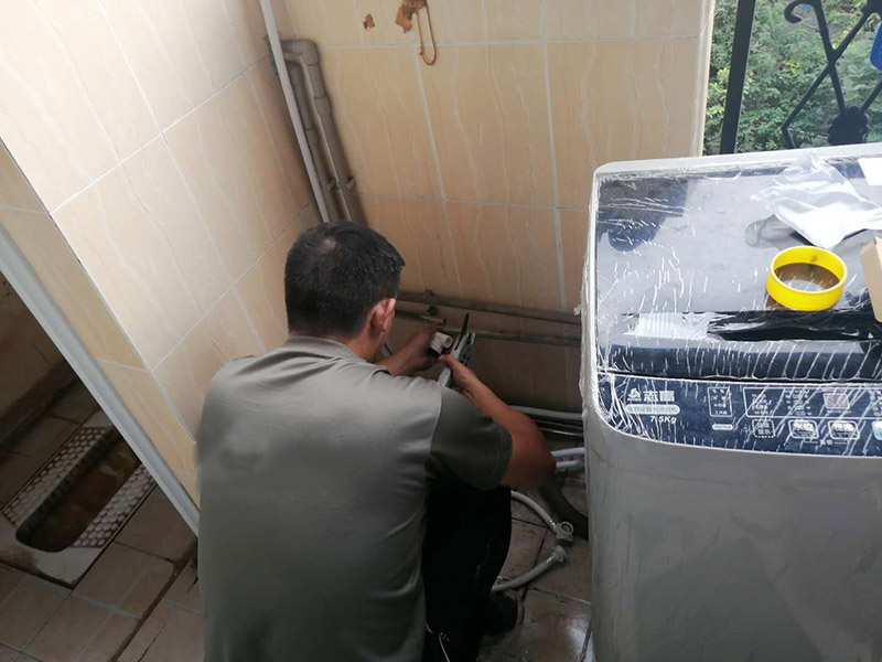 水管斷了快速處理這樣做，不懂別亂動(dòng)，關(guān)閉總閥等待專業(yè)人員上門