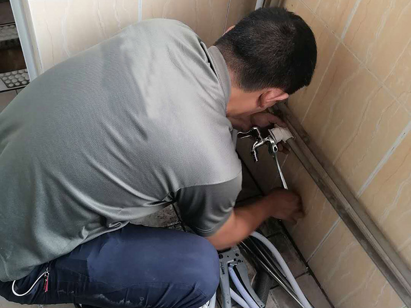 水管斷了快速處理這樣做，不懂別亂動(dòng)，關(guān)閉總閥等待專業(yè)人員上門