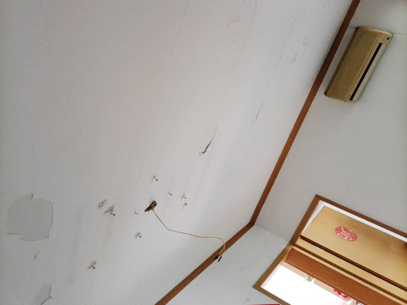 六安裝修公司加盟合作久益一修，六安招募唯一家盟商合作，授權(quán)經(jīng)營范圍包括:金安區(qū)、裕安區(qū)、葉集區(qū)、霍邱縣、霍山縣、金寨縣、舒城縣等，覆蓋六安市方圓30公里難內(nèi)范圍，互聯(lián)網(wǎng)營銷全渠道獲客，每個(gè)城市只授權(quán)唯一加盟商，人工客服接待篩選客戶訂單，確保家盟商穩(wěn)定收益。  了解六安裝修公司加盟條件和政策，先看久益一修提供的服務(wù)有哪些，包括提供有影響力的品牌授權(quán)經(jīng)營，六安裝修維修訂單人工指派，訂單管理系統(tǒng)授權(quán)使用，裝修工人日常流程禮儀培訓(xùn)，裝修維修施工標(biāo)準(zhǔn)輸出，裝修設(shè)計(jì)師提供六安裝修設(shè)計(jì)服務(wù)、客服接待，售后協(xié)調(diào)等，是互聯(lián)網(wǎng)房屋裝修維修一站式服務(wù)品牌。  六安互聯(lián)網(wǎng)裝修維修免加盟費(fèi)，以提供六安市裝修和維修訂單而收取相應(yīng)服務(wù)費(fèi)的方式合作，久益一修是國內(nèi)互聯(lián)網(wǎng)房屋維修裝修行業(yè)的先行者，具有多年互聯(lián)網(wǎng)營銷經(jīng)驗(yàn)及資源，訂單充足，訂單類型包括六安室內(nèi)裝修、房屋維修、六安防水補(bǔ)漏、墻面翻新、水電維修安裝、門窗維修安裝、家具家電維修安裝等。