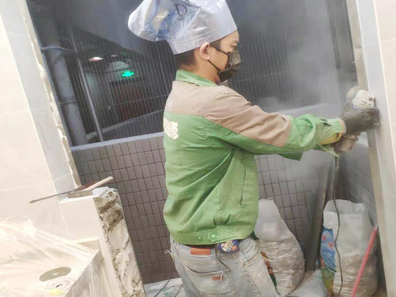 歡迎到久益一修了解新鄉(xiāng)市空調(diào)維修安裝加盟商地址、新鄉(xiāng)市空調(diào)維修師傅電話號(hào)碼；新鄉(xiāng)市久益一修裝修公司提供空調(diào)維修安裝上門服務(wù)，可以免費(fèi)咨詢客服關(guān)于新鄉(xiāng)市空調(diào)維修報(bào)價(jià)、了解新鄉(xiāng)市空調(diào)維修方案有哪些、新鄉(xiāng)市空調(diào)維修實(shí)體店地址、預(yù)約新鄉(xiāng)市空調(diào)維修師傅上門等，新鄉(xiāng)市空調(diào)維修部技師電話；  久益一修新鄉(xiāng)市公司服務(wù)區(qū)域：衛(wèi)濱區(qū)、紅旗區(qū)、牧野區(qū)、鳳泉區(qū)六縣:新鄉(xiāng)縣、獲嘉縣、原陽(yáng)縣、延津縣、封丘縣、長(zhǎng)垣縣等；新鄉(xiāng)市優(yōu)秀的安裝師傅上門服務(wù)、不收取任何費(fèi)用、先服務(wù)后付款、技術(shù)好的工人都在久益一修維修安裝平臺(tái)。  新鄉(xiāng)市久益一修空調(diào)維修部地址：久益一修新鄉(xiāng)市加盟商，新鄉(xiāng)市空調(diào)維修咨詢電話：4009922191；  新鄉(xiāng)市久益一修裝修公司提供：新鄉(xiāng)市裝修/設(shè)計(jì)/施工/翻新/改造、新鄉(xiāng)市舊房翻新、新鄉(xiāng)市廚衛(wèi)裝修、新鄉(xiāng)市房屋漏水處理、新鄉(xiāng)市墻面粉刷、新鄉(xiāng)市馬桶衛(wèi)浴維修、新鄉(xiāng)市開(kāi)關(guān)插座維修、新鄉(xiāng)市門窗維修、新鄉(xiāng)市家具維修、新鄉(xiāng)市家電維修、新鄉(xiāng)市打孔安裝等服務(wù)；  新鄉(xiāng)市久益一修裝修工程公司：新鄉(xiāng)市空調(diào)維修師傅嚴(yán)格培訓(xùn)合格后上崗，新鄉(xiāng)市市區(qū)提供免費(fèi)上門，空調(diào)維修師傅重口碑守承諾，先服務(wù)后付款！