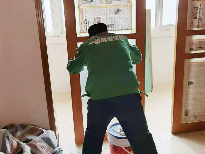 附近玻璃門維修找不到工人怎么辦？自己動(dòng)手維修玻璃門怎么做