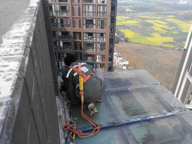 北京房頂漏水可以自己修補嗎，北京房頂漏水維修價格