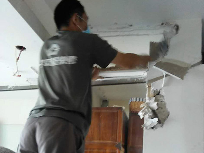 毛坯房美容店裝修,新買的毛坯房無錢裝修，怎么裝修可以住人