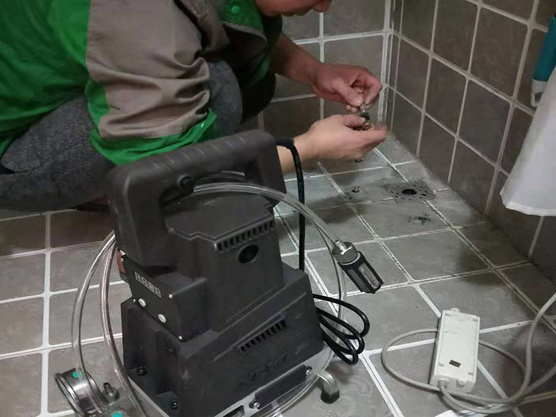 無錫屋面滲水怎么維修才不漏，無錫屋面處理滲水哪家公司好