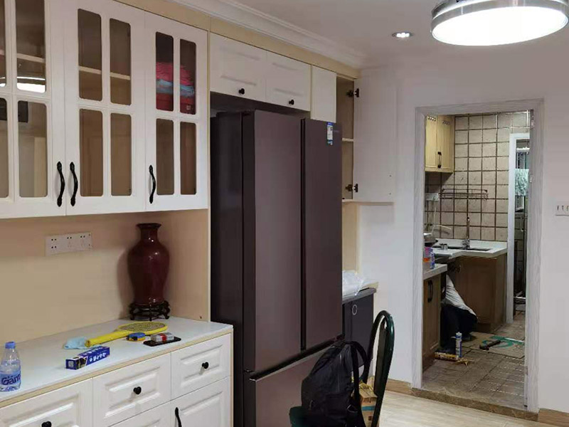 歡迎到中山久益一修官網(wǎng)預(yù)約東鳳鎮(zhèn)櫥柜衣柜維修上門服務(wù)，了解東鳳鎮(zhèn)櫥柜衣柜維修公司哪家專業(yè)，對比東鳳鎮(zhèn)櫥柜衣柜維修報價及方案，中山久益一修提供東鳳鎮(zhèn)櫥柜衣柜維修免費(fèi)咨詢報價，在線傳圖診斷，先預(yù)算再上門等服務(wù)，支持東鳳鎮(zhèn)櫥柜衣柜維修先服務(wù)后付款，不滿意免費(fèi)返工。  櫥柜衣柜維修是東鳳鎮(zhèn)久益一修提供的360類服務(wù)項目之一，中山久益一修給東鳳鎮(zhèn)客戶提供房屋裝修+維修+安裝一站式服務(wù)，中山門店地址京在您家附近，歡迎歡迎你來久益一修實(shí)體店咨詢東鳳鎮(zhèn)櫥柜衣柜維修報價及方案，久益一修是全國連鎖品牌，服務(wù)300個城市區(qū)域，擁有5000多名技師。  中山東鳳鎮(zhèn)櫥柜衣柜維修公司哪家好，東鳳鎮(zhèn)櫥柜衣柜維修服務(wù)優(yōu)選方案，快30分鐘極速上門，東鳳鎮(zhèn)墻面快翻新3-7天標(biāo)準(zhǔn)化服務(wù)；東鳳鎮(zhèn)防水維修超長5年質(zhì)保，不滴水再付款；承諾再小的東鳳鎮(zhèn)水電維修項目，也都有質(zhì)保服務(wù)；大型裝修工地全天施工監(jiān)管，客戶.工人.監(jiān)理在線聯(lián)動。	  中山久益一修提供東鳳鎮(zhèn)櫥柜衣柜維修上門服務(wù)的同時，還提供東鳳鎮(zhèn)舊房墻面翻新、東鳳鎮(zhèn)廚衛(wèi)防水維修、東鳳鎮(zhèn)室內(nèi)局部裝修翻新、東鳳鎮(zhèn)水管水龍頭維修、東鳳鎮(zhèn)衛(wèi)浴馬桶疏通、東鳳鎮(zhèn)家具門窗維修、東鳳鎮(zhèn)家電空調(diào)維修等服務(wù)，至2021年已服務(wù)1200萬家庭及企業(yè)用戶，滿意度高達(dá)98%。