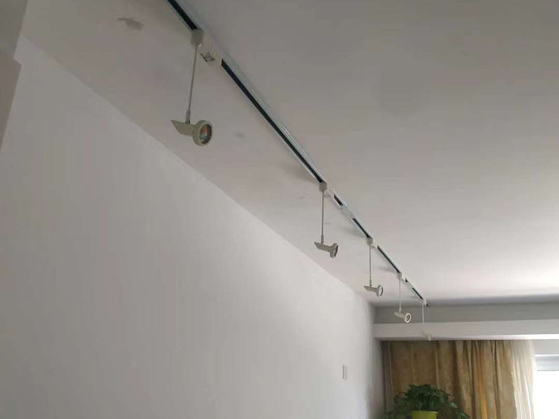 成都水電工上門維修如何收費，水電工收費的依據(jù)是什么