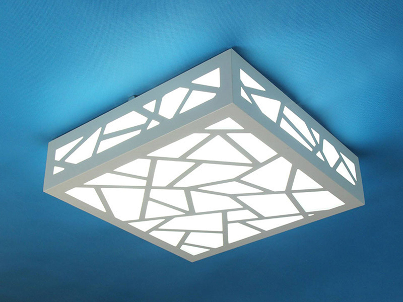 老師傅說：吸頂燈安裝打眼有技巧，鋁扣板吸頂燈好看不好修