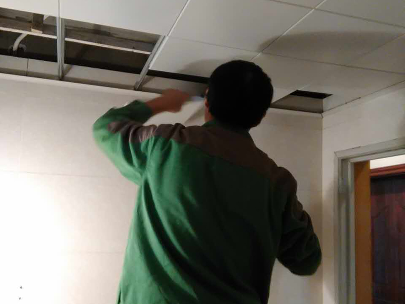 浴霸安裝方法詳解，浴霸位置應(yīng)位于人背