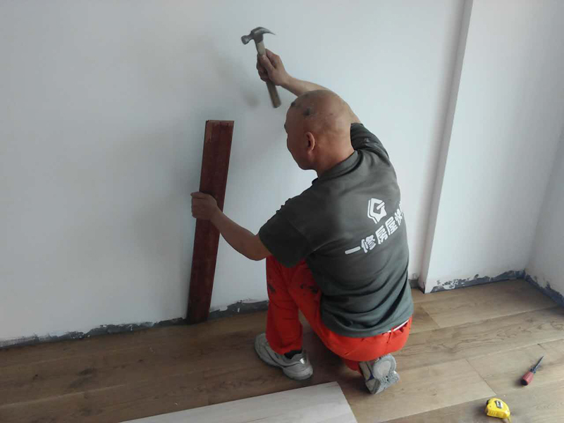 木地板修復(fù)，木地板裂縫起鼓怎么修復(fù)