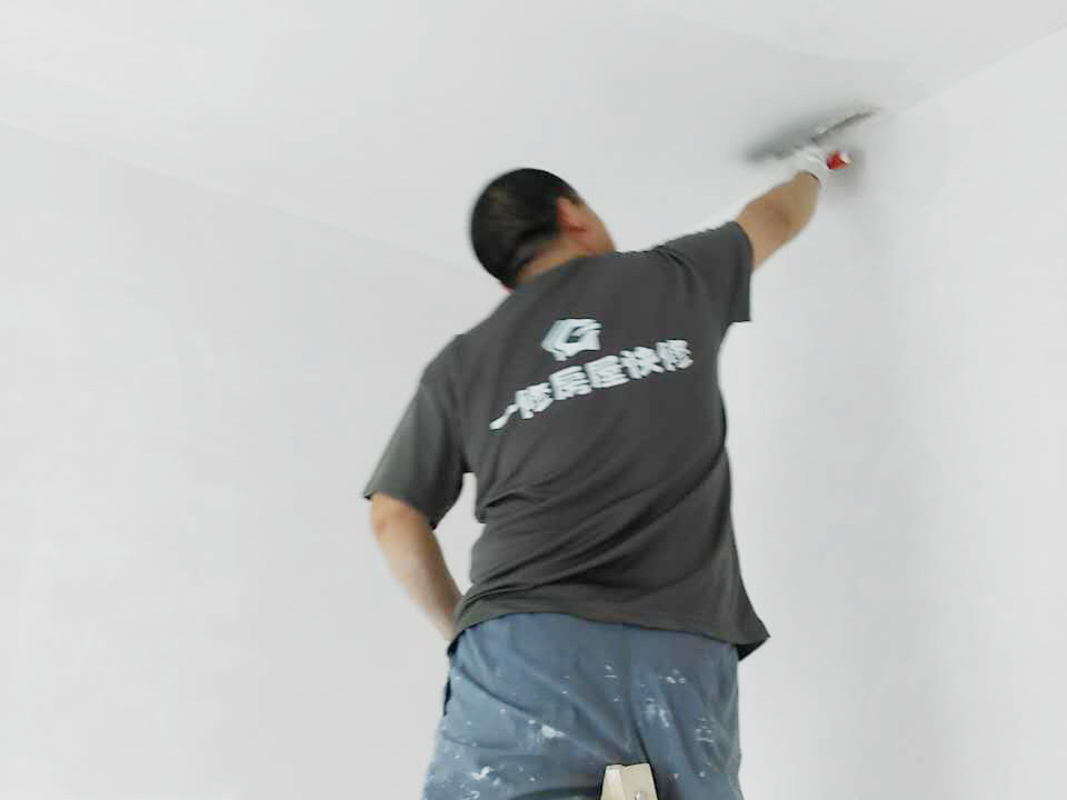 雨季墻面受潮反反復復難處理？你家墻面