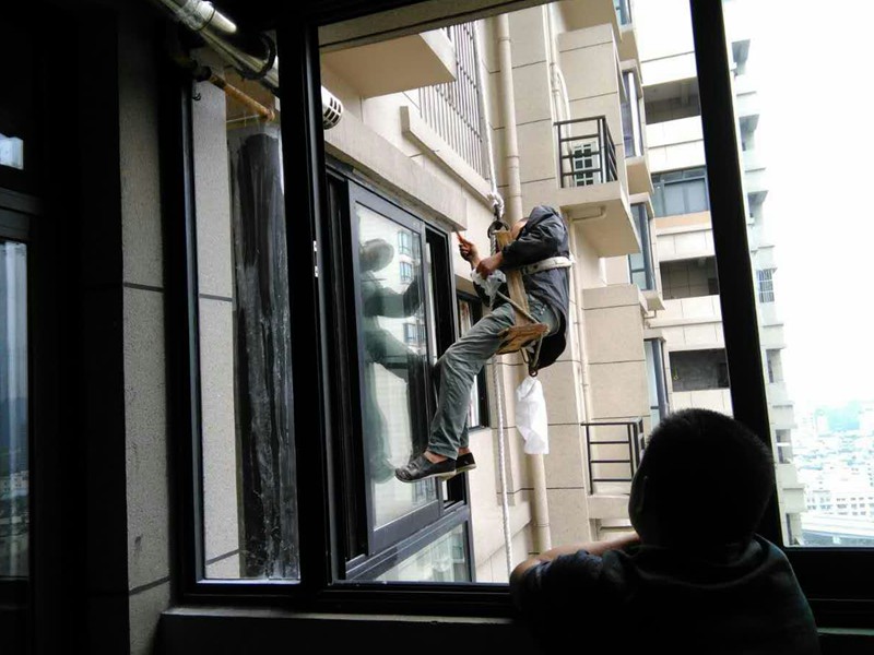 維修卷簾門電話,卷簾門維修價格，一般