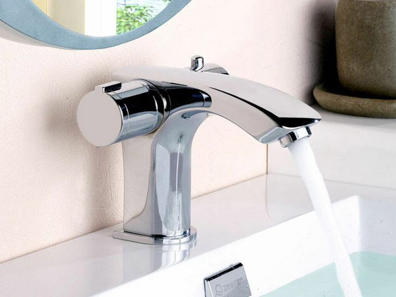 不知道面盆水龍頭怎么拆卸，三招幫你搞