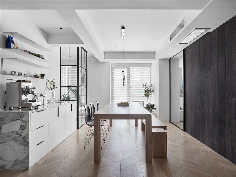 天津窗戶碎了應(yīng)該找誰修，天津塑鋼窗維