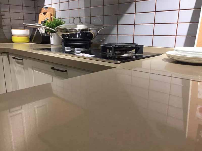 廚房臺面用石英石好嗎，櫥柜臺面接縫處