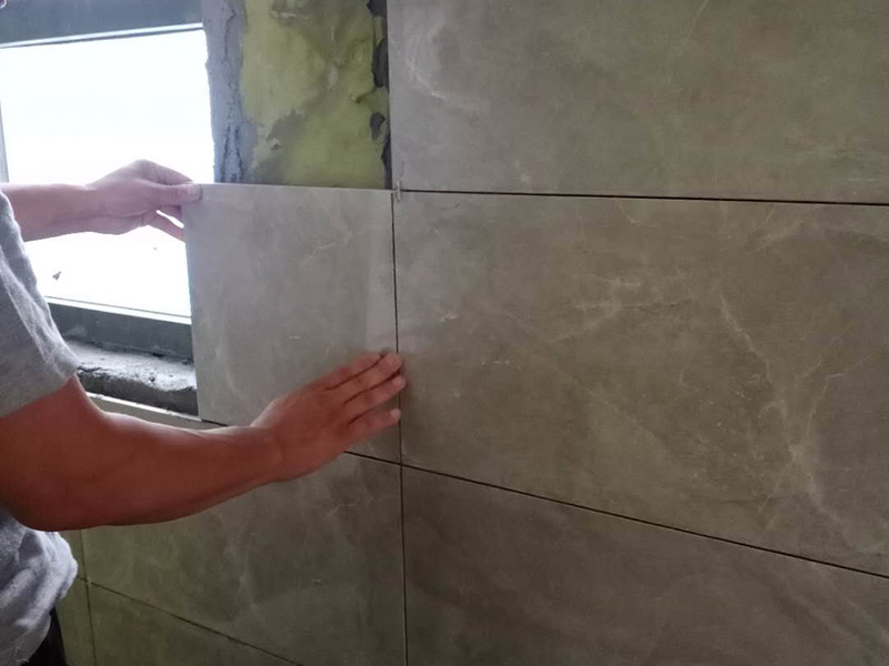 墻面瓷磚不拆如何翻新？廣州海珠區(qū)墻磚