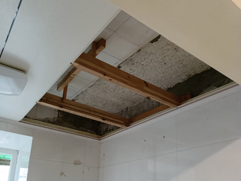 屋頂小面積掉皮脫落如何修復(fù)好