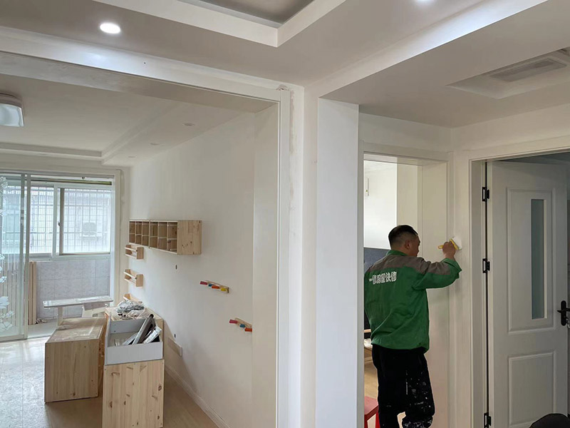 舊房翻新臥室門邊做柜子好嗎