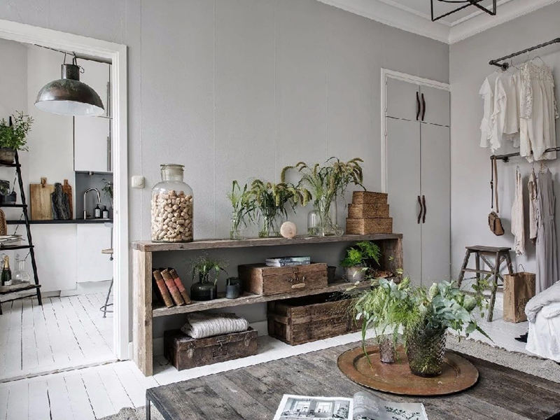 三室一廳裝修如何預(yù)算,三室一廳裝修預(yù)算表,三室一廳裝修預(yù)算明細(xì)表 /></div>
<div>再來介紹三室一廳裝修如何預(yù)算知識，做三室一廳裝修預(yù)算，首先要知道三室一廳裝修預(yù)算包括哪幾個部分，三室一廳裝修預(yù)算大致包括材料費、人工費、設(shè)計費、管理費這幾個部分。三室一廳裝修預(yù)算表要有預(yù)算說明、工藝說明，材料說明和驗收標(biāo)準(zhǔn)。有的含有特殊工藝說明三室一廳裝修預(yù)算表要增加一條：決算總價不能超過預(yù)算總價5%，超出部分裝修公司自理。</div>
<div><img src=