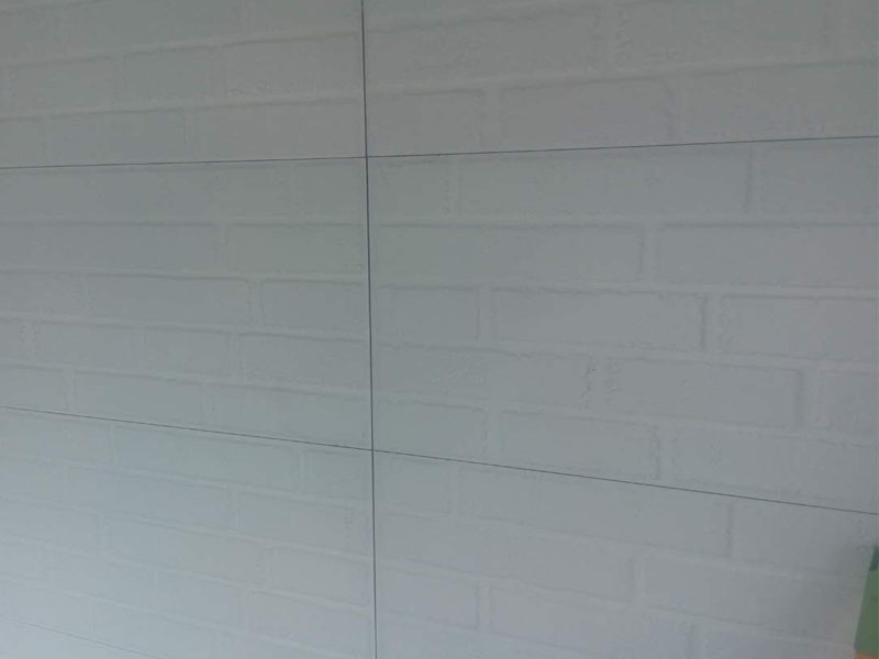 陽(yáng)臺(tái)貼瓷磚