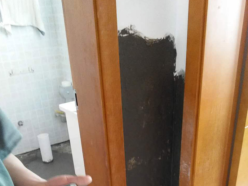 衛(wèi)生間門(mén)邊防潮