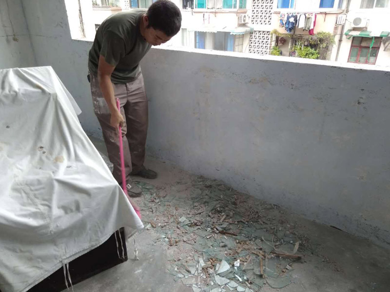 窗戶拆除、建渣清理