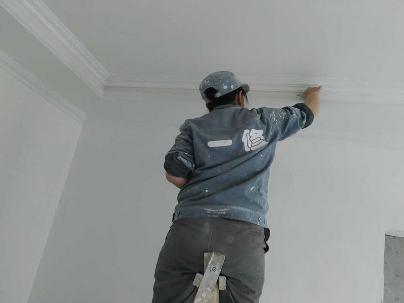 墻面補(bǔ)灰、滾漆